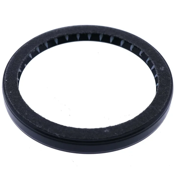 16285-04460, 16241-04461 Rear Oil Seal For Kubota Engine D905 D1105 D1305 V1305