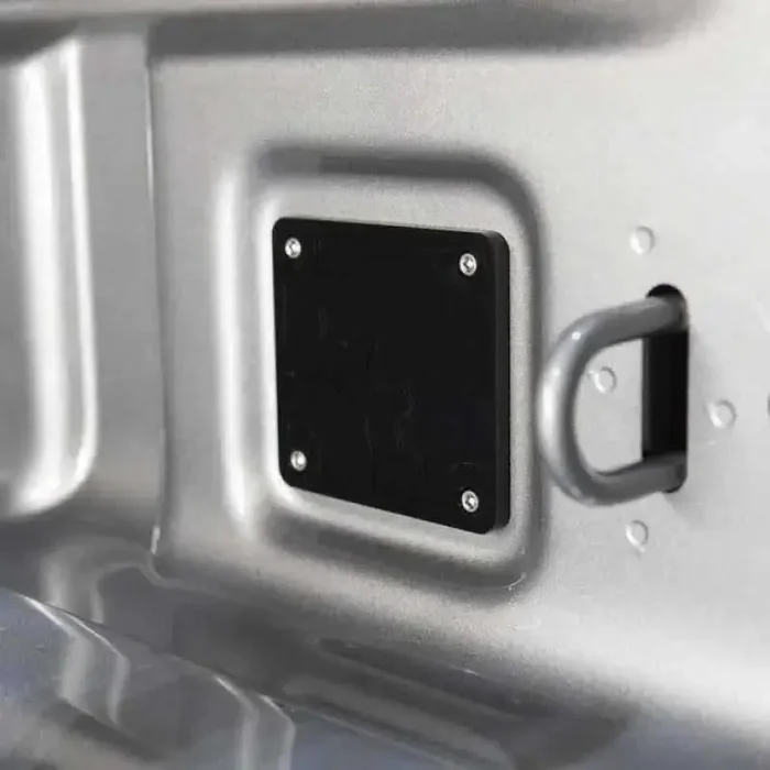 BuiltRight Industries 2020 Jeep Gladiator Bed Plug Plate Cover (Alum) – Black