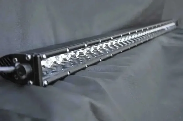 DV8 Offroad 40in Light Bar Slim 190W Spot 5W CREE LED – Black