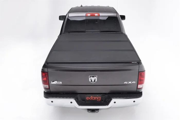 Extang Solid Fold 2.0 Tonneau Cover 2005-2011 Dodge Dakota/2006-2008 Mitsubishi Raider 5ft. 4in. Bed Crew Cab without Cargo Channel System – 83765