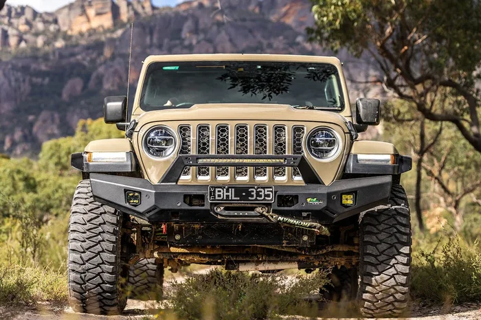 IRONMAN 4×4 Raid Full Length Front Bumper (2020+ Jeep Gladiator)
