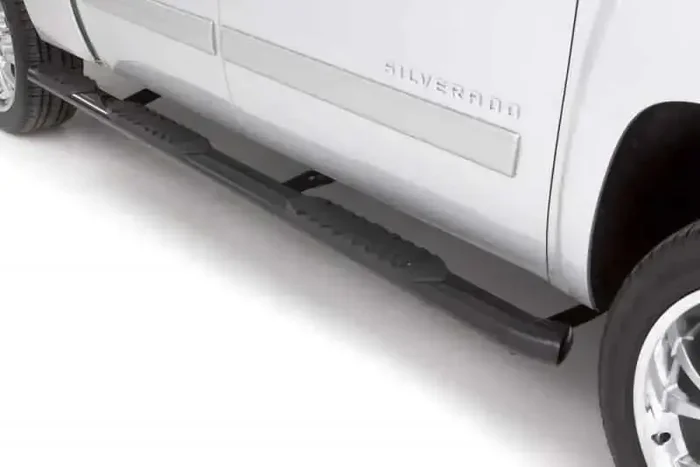 Lund 07-17 Chevy Silverado 1500 Crew Cab (5.5ft. Bed) 5in. Oval WTW Steel Nerf Bars – Black