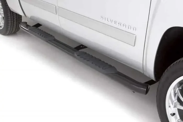 Lund 07-17 Chevy Silverado 1500 Crew Cab 5in. Oval Curved Steel Nerf Bars – Black