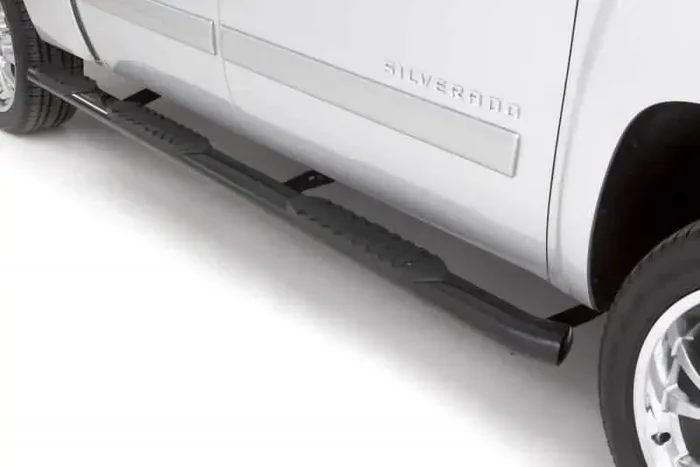 Lund 07-17 Chevy Silverado 1500 Crew Cab (6.5ft. Bed) 5in. Oval WTW Steel Nerf Bars – Black