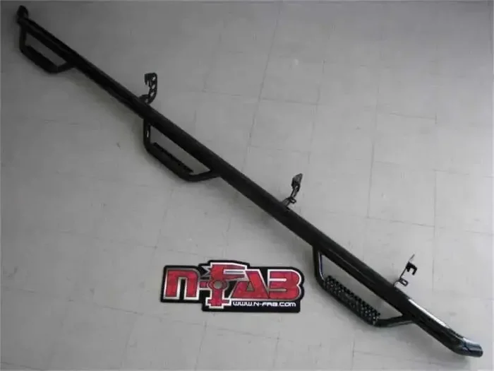 N-Fab Nerf Step 15-17 GMC – Chevy Canyon/Colorado Crew Cab 6ft Bed – Tex. Black – Bed Access – 3in