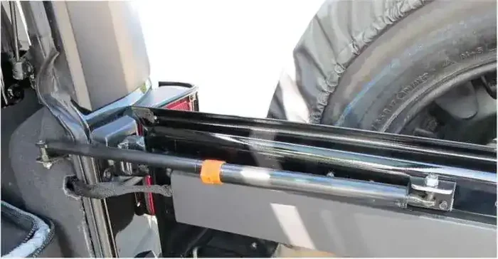 Rampage 2007-2010 Jeep Wrangler(JK) Rear Door Heavy Duty Gas Strut – Black